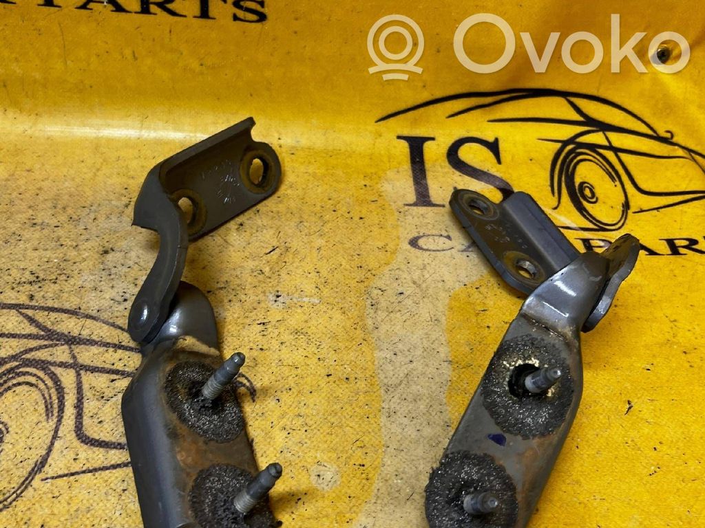 Tailgate hinge   LJ6BS42900AB,LJ6BS42901AB