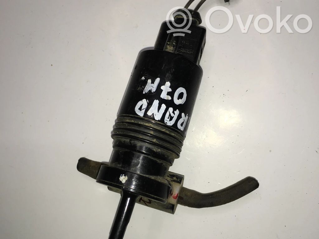 Jeep Grand Cherokee (WK) Windscreen/windshield washer pump 