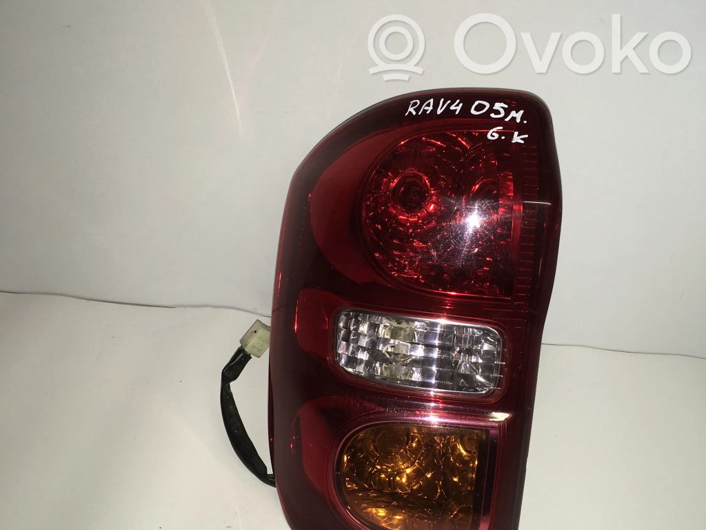 Toyota RAV 4 (XA20) Задний фонарь в кузове 