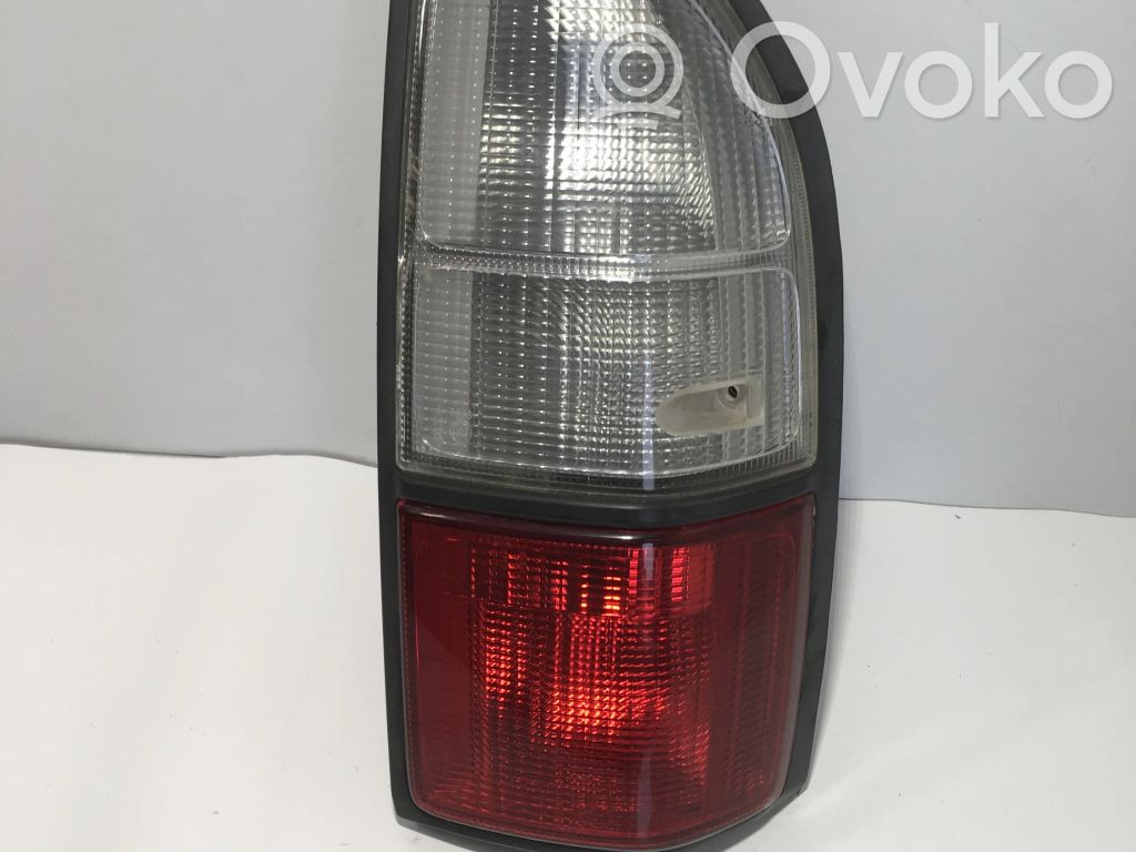 Toyota Land Cruiser (HDJ90) Aizmugurējais lukturis virsbūvē 