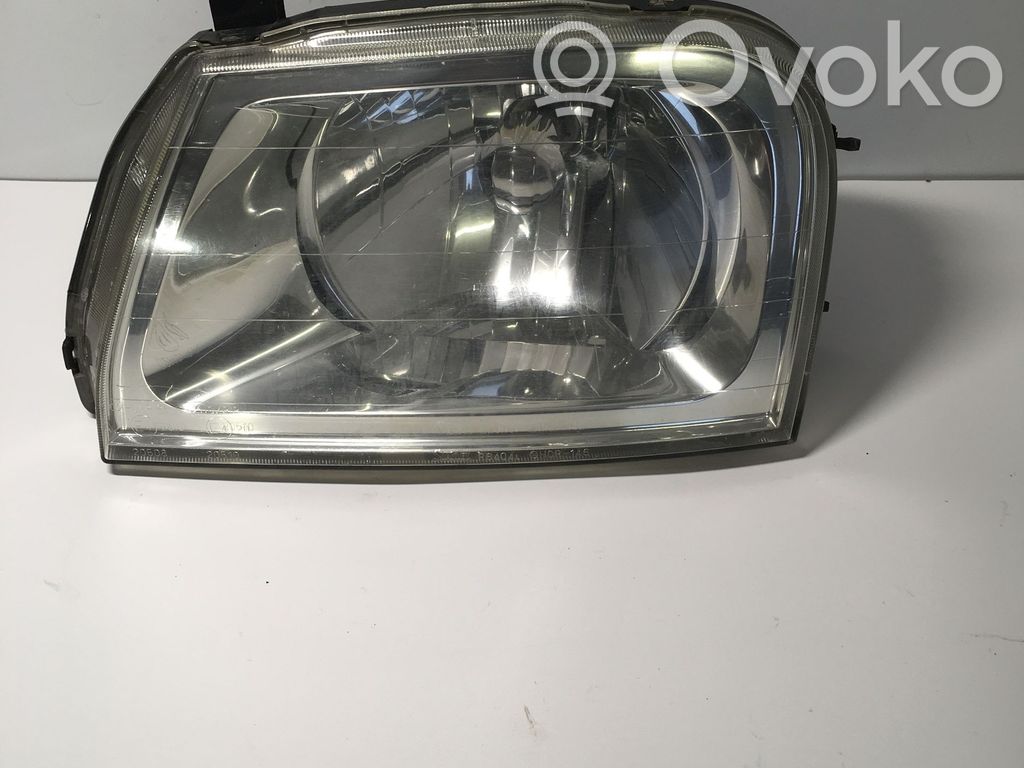 Mitsubishi L200 Lampa przednia 
