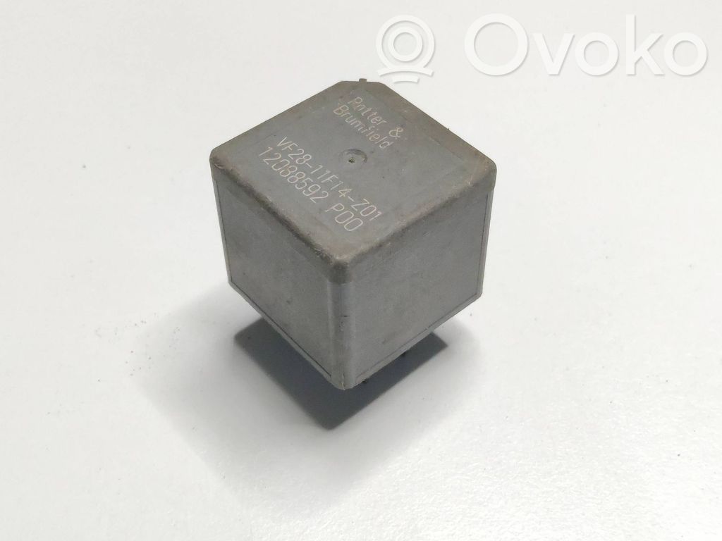 Opel Sintra Hätävilkun rele 