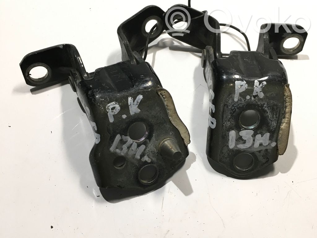 Ford Ranger Front door hinge set 