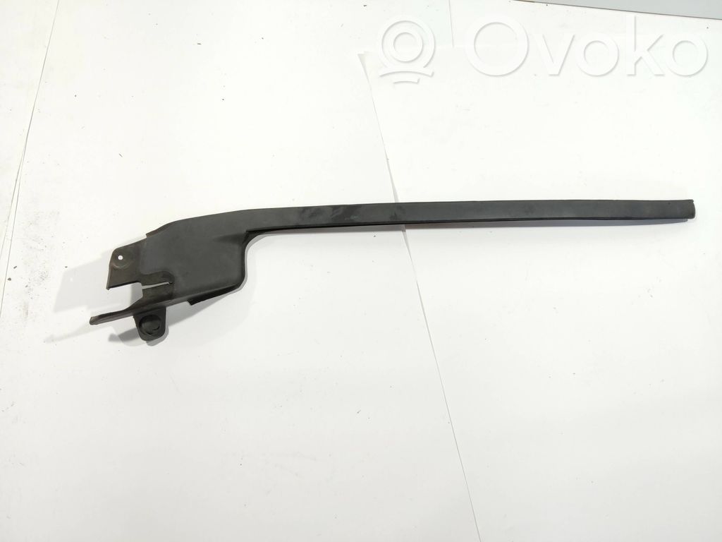 Dodge Nitro Windshield trim 