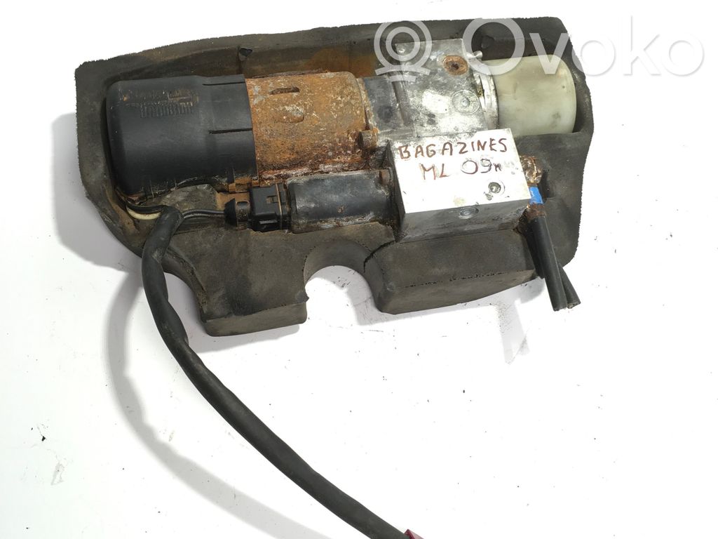 Silniczek pompy hydraulicznej klapy tylnej bagażnika   A2518000035,HB70206002,016988,1648000248