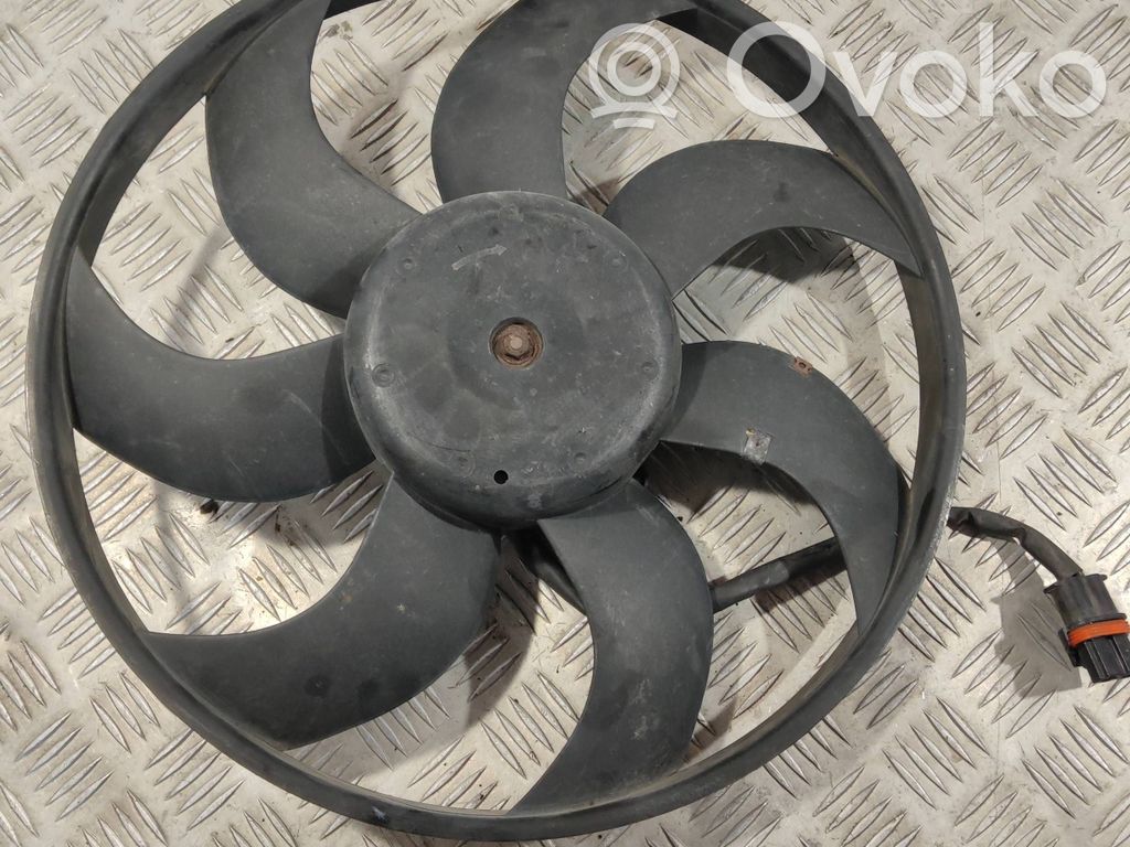 Land Rover Freelander 2 - LR2 Elektrisks radiatoru ventilators 