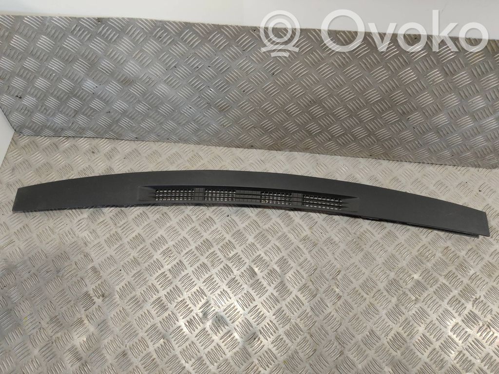 Dodge Nitro Panel trim 