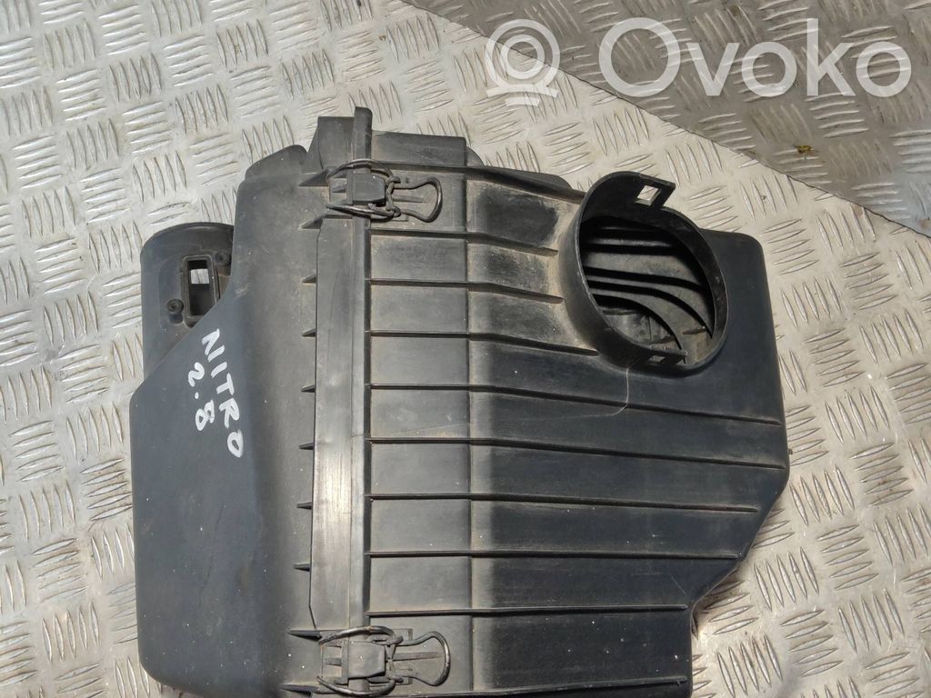 Dodge Nitro Air filter box 