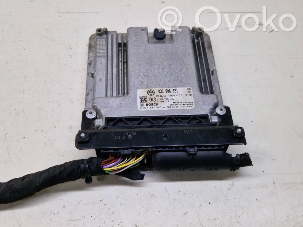 Volkswagen PASSAT B6 Engine control unit/module 