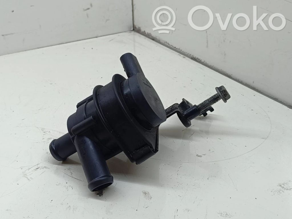 Volkswagen PASSAT B6 Pompe à eau de liquide de refroidissement 