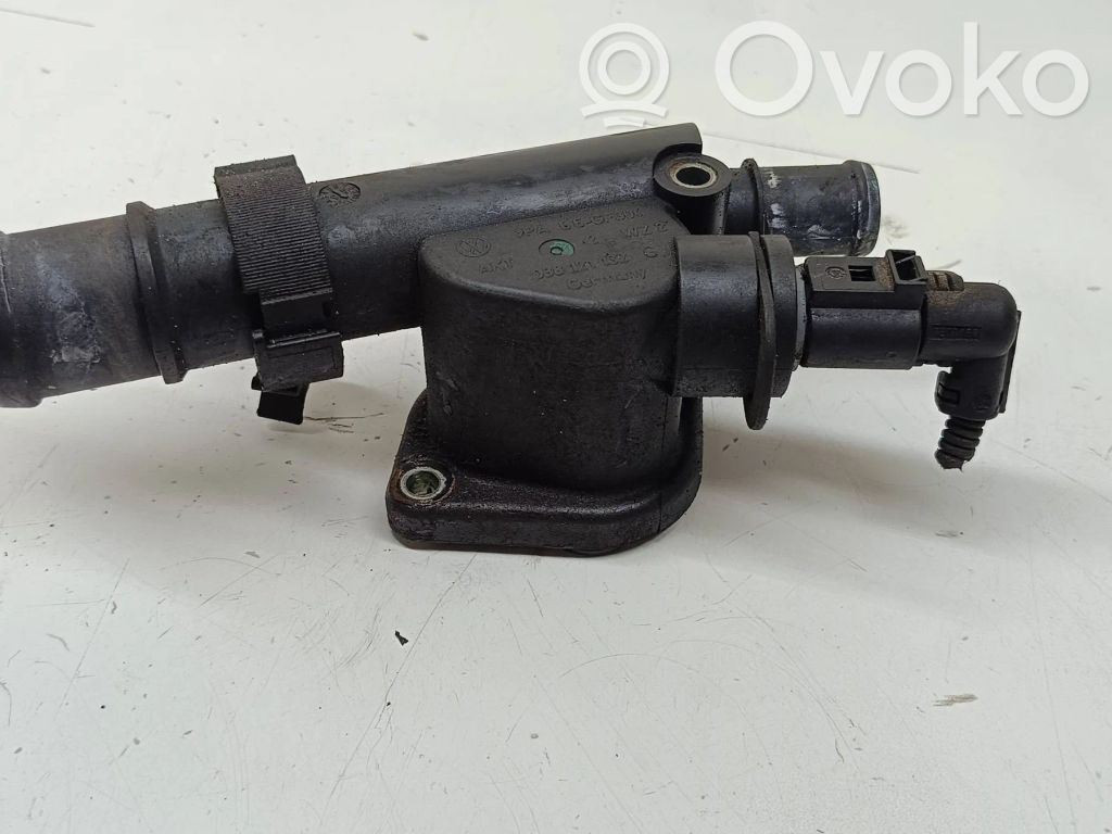 Volkswagen PASSAT B6 Engine coolant pipe/hose 