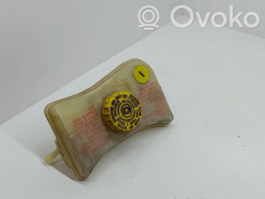 Volkswagen PASSAT B5 Brake fluid reservoir 