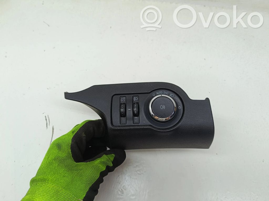 Opel Insignia A Comutator lumini 