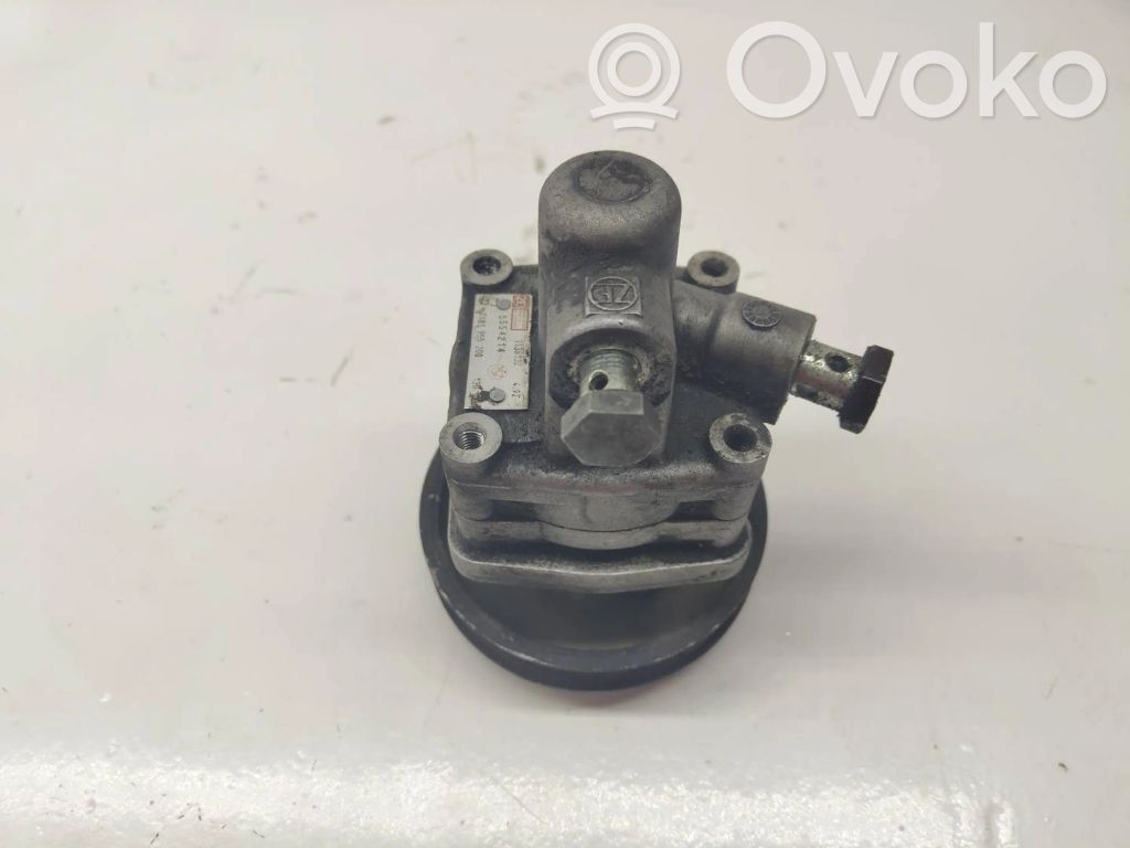 BMW 5 E34 Ohjaustehostimen pumppu 