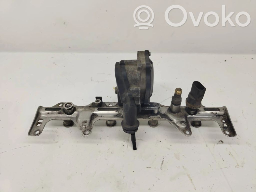 Volkswagen PASSAT B6 Tubo principal de alimentación del combustible 