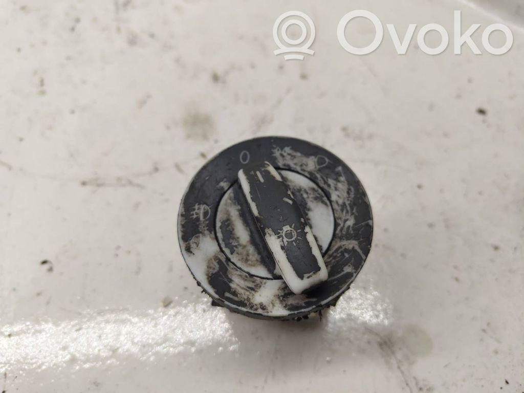 Volkswagen Touran I Light switch 