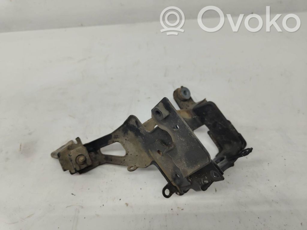 Opel Astra H ABS pump bracket 