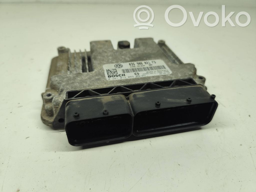 Volkswagen Golf V Engine control unit/module 