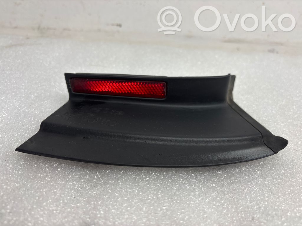 Volkswagen PASSAT B6 Reflector spate 