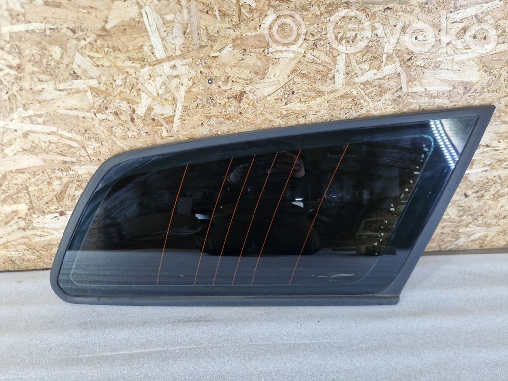 Volvo V50 Rear side window 