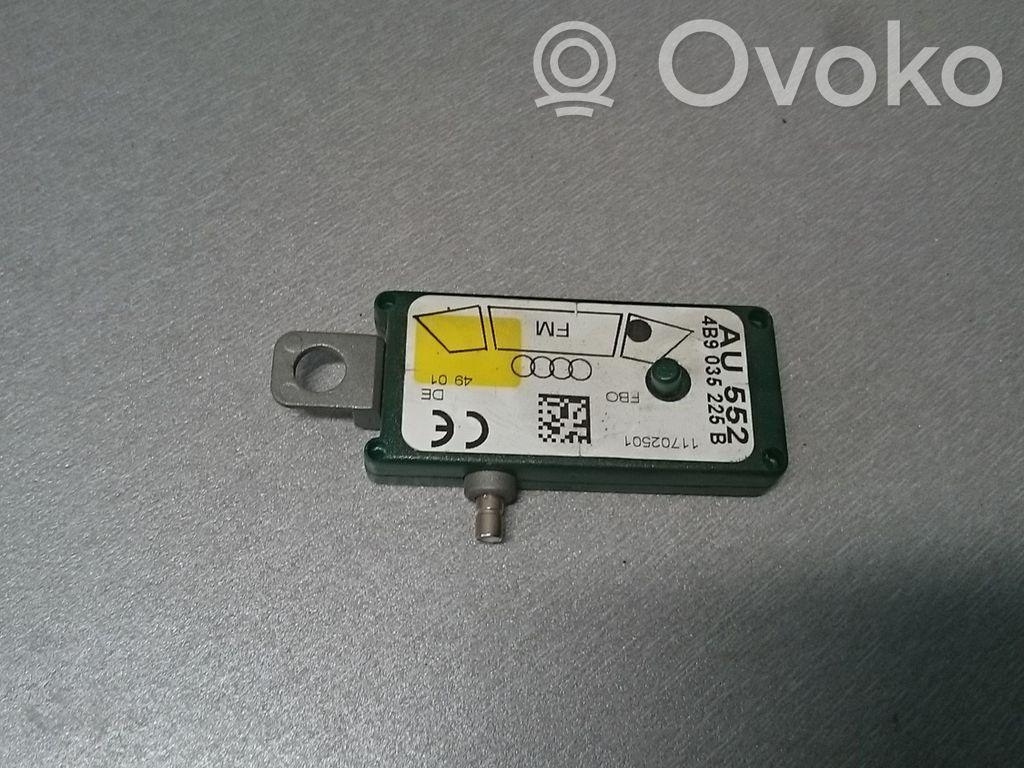 Audi A6 S6 C5 4B Pystyantennivahvistin 