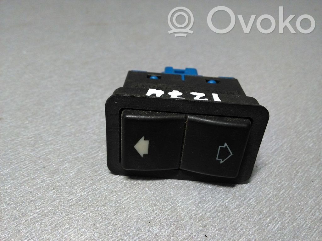 Electric window control switch   8368932