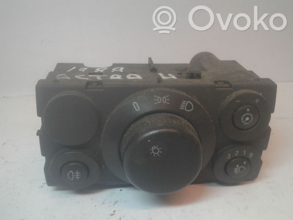 Opel Astra H Light switch 