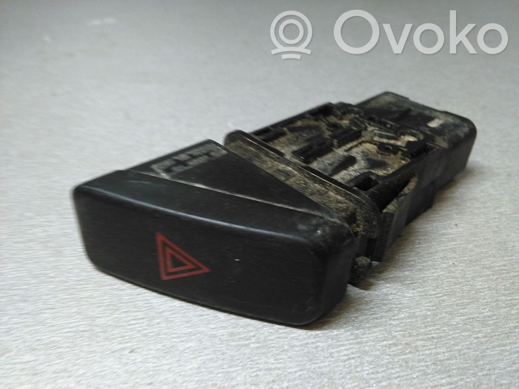 Mazda Premacy Botón interruptor de luz de peligro 