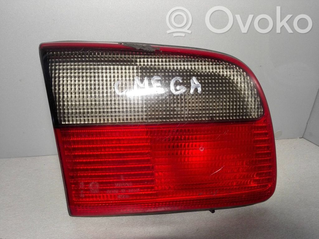 Opel Omega B2 Takaluukun takavalot 