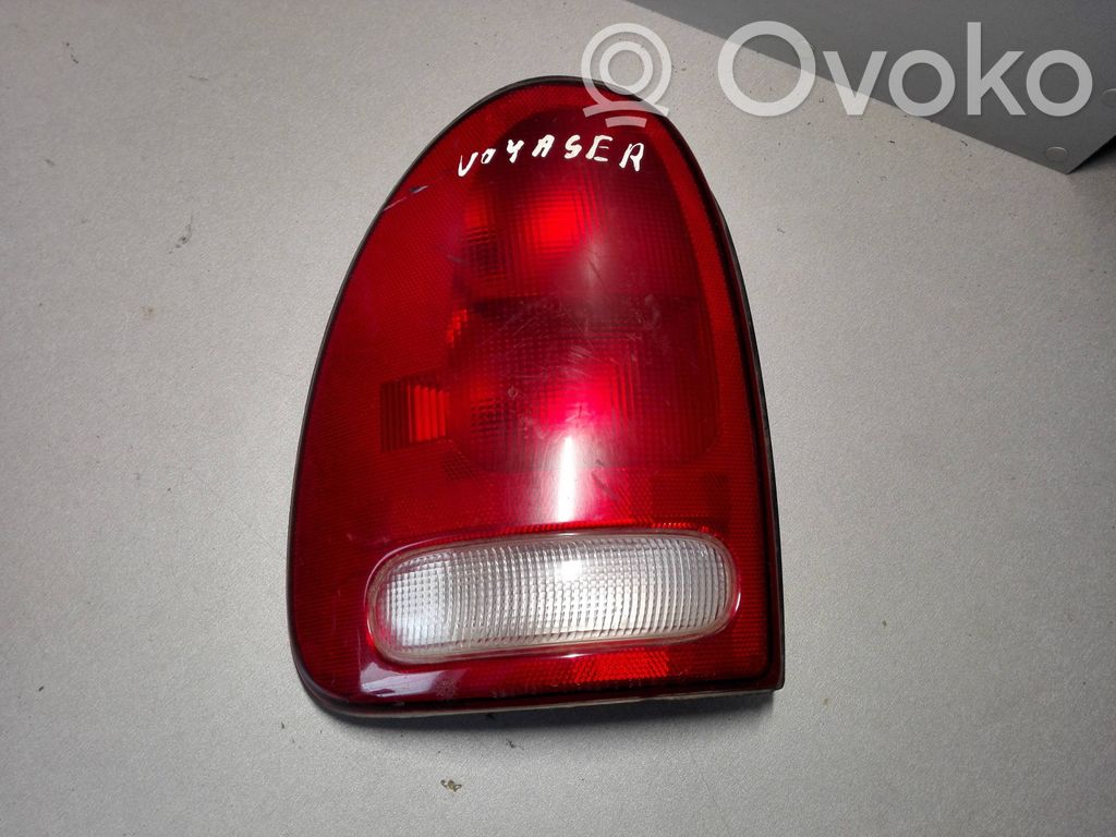 Chrysler Voyager Luz trasera/de freno 