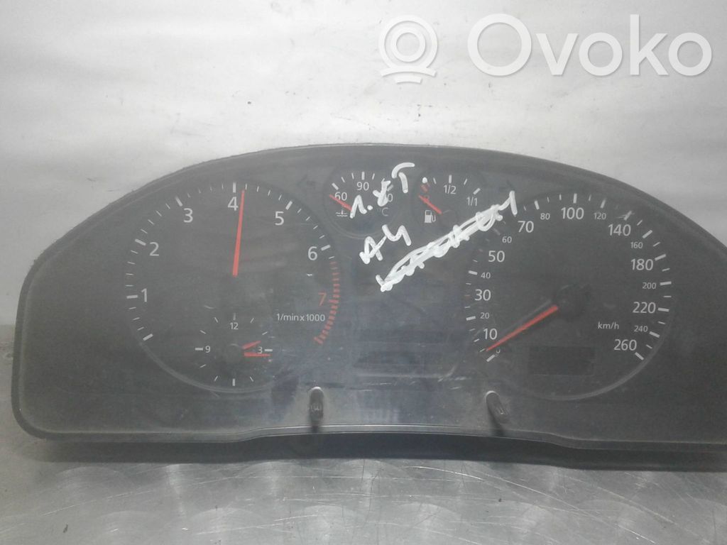 Audi A4 S4 B5 8D Velocímetro (tablero de instrumentos) 