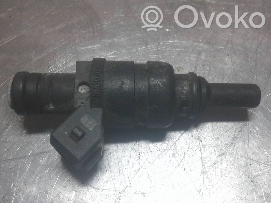 Volkswagen Golf IV Inyector de combustible 