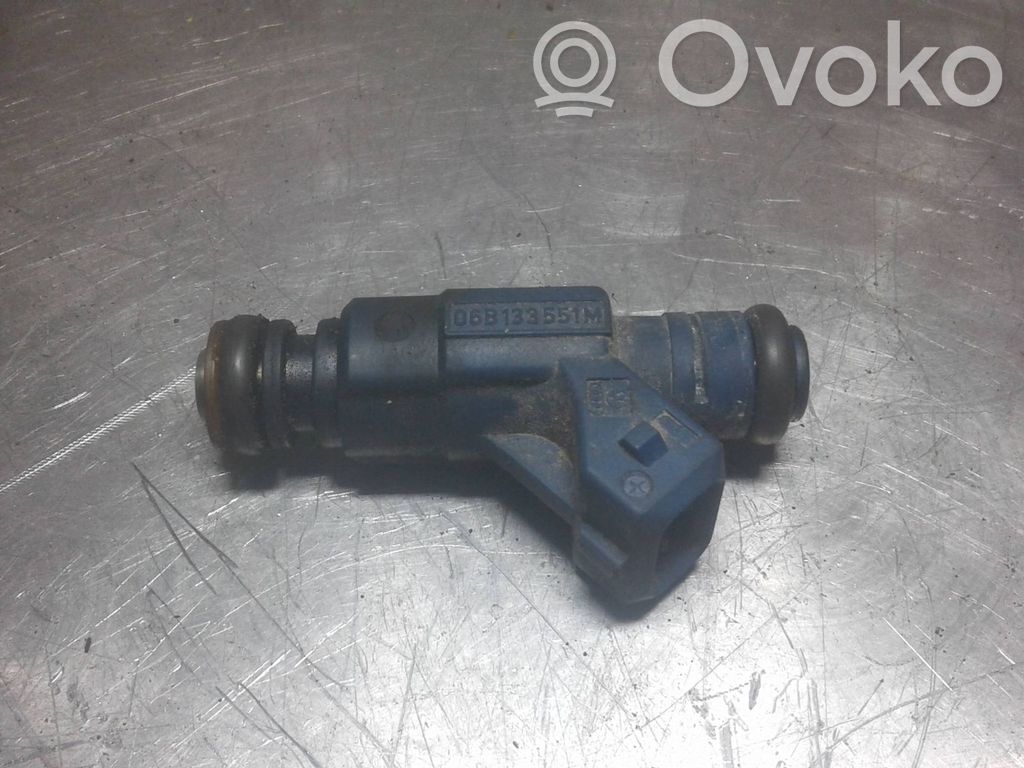 Volkswagen PASSAT B5 Inyector de combustible 