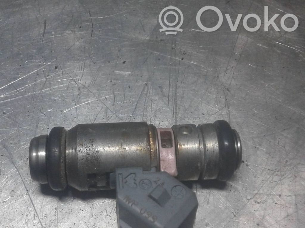 Renault Clio II Inyector de combustible 