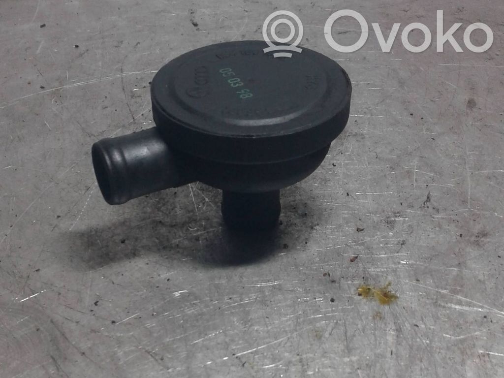 Volkswagen PASSAT B5 Válvula respiradora 