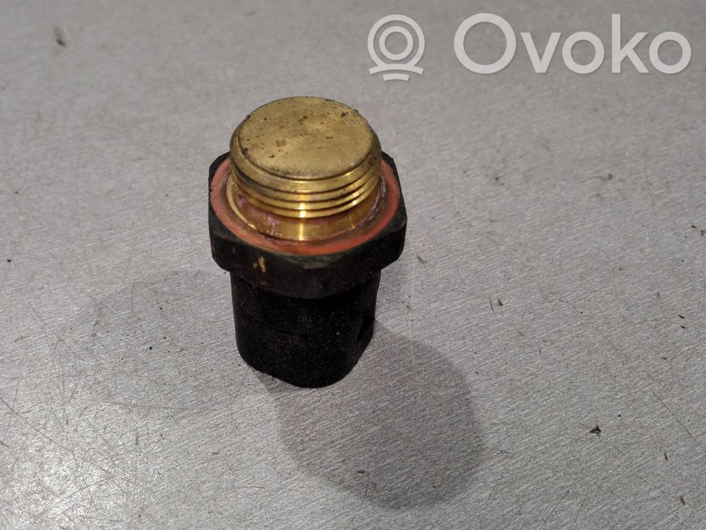 Volkswagen PASSAT B4 Sensor de temperatura del refrigerante 