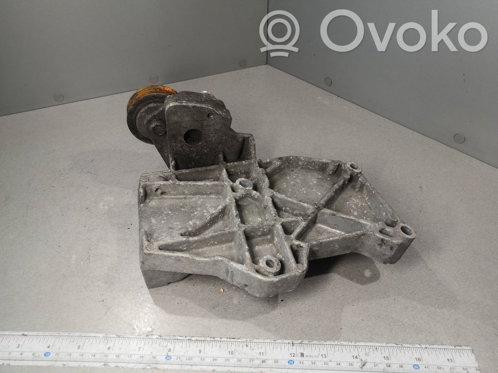 Audi A6 S6 C5 4B Engine mounting bracket 