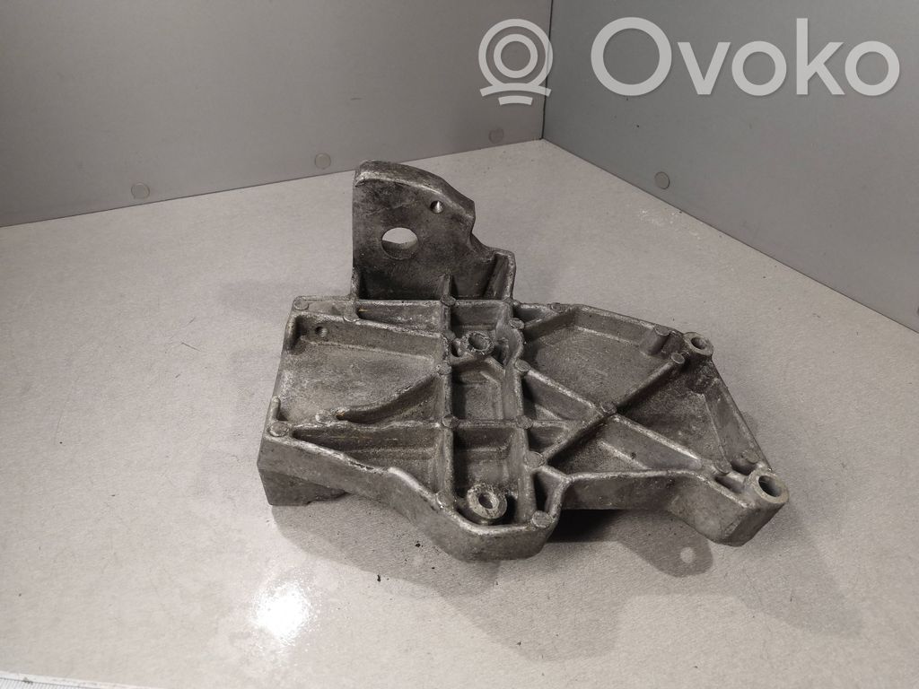 Audi A6 S6 C5 4B Engine mounting bracket 