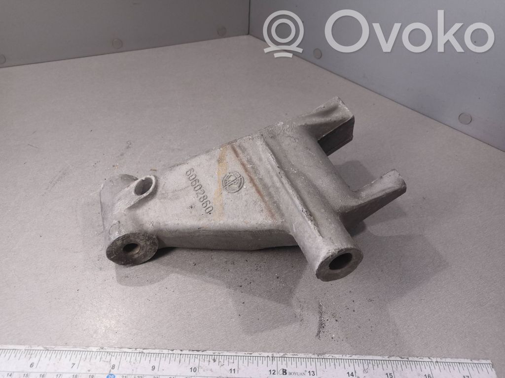 Alfa Romeo 147 Engine mounting bracket 