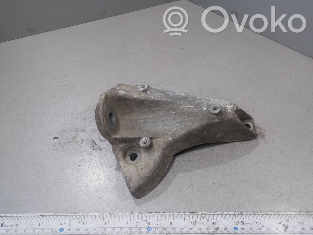 Volkswagen PASSAT B5.5 Engine mounting bracket 