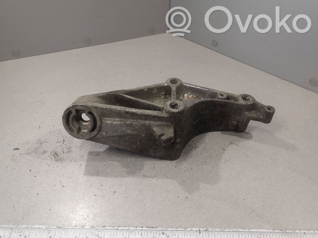 Saab 9-5 Variklio tvirtinimo kronšteinas 