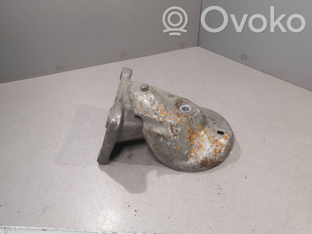 Mercedes-Benz E W210 Engine mounting bracket 