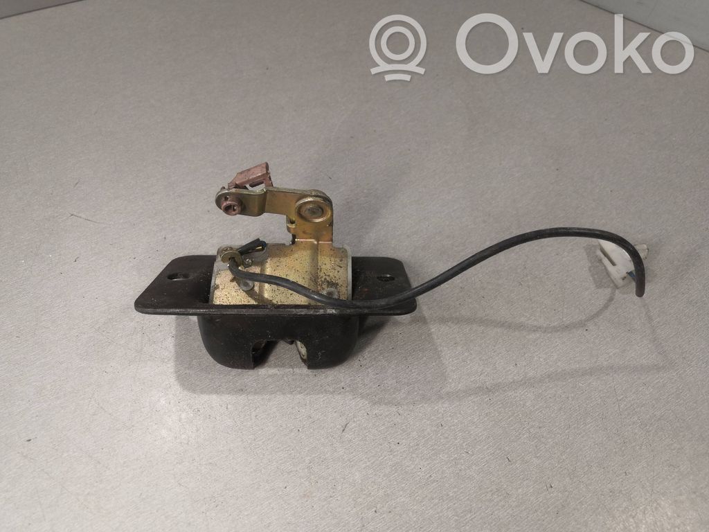 Loading door lock