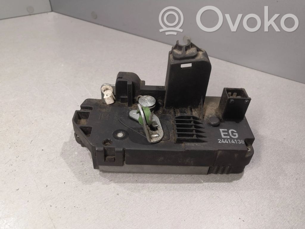 Opel Corsa C Aizmugurē slēdzene 