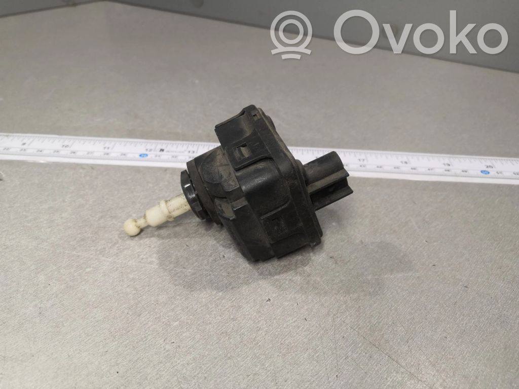 Opel Omega B2 Scheinwerferstellmotor 