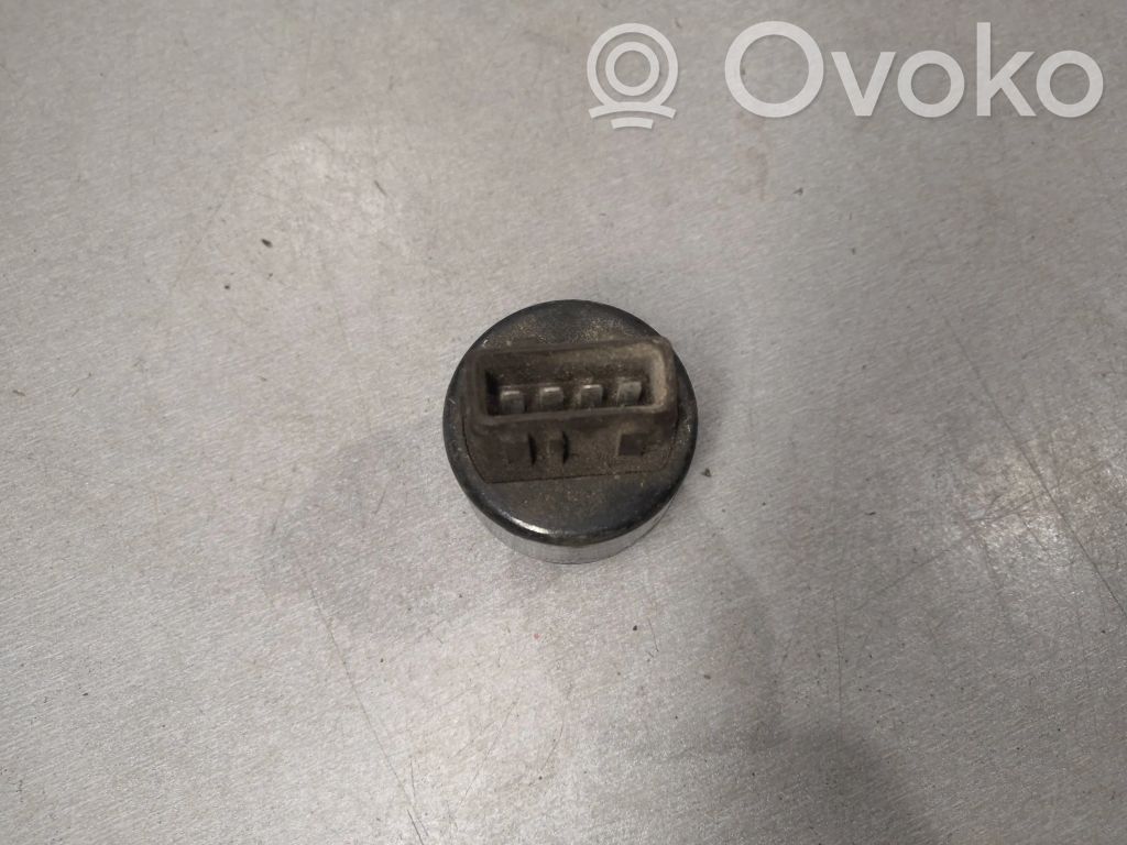 Peugeot 406 Air conditioning (A/C) pressure sensor 