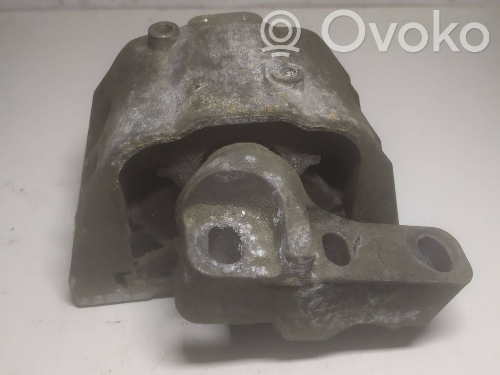 Volkswagen Golf IV Engine mount bracket 