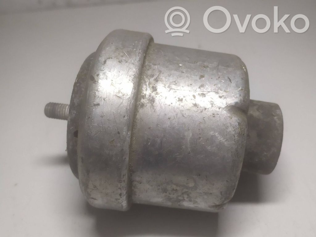 Opel Vectra B Engine mount bracket 