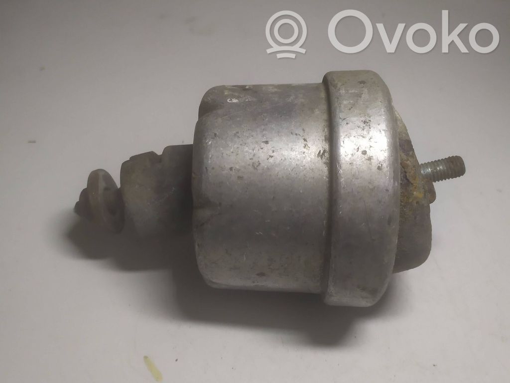 Opel Vectra B Engine mount bracket 