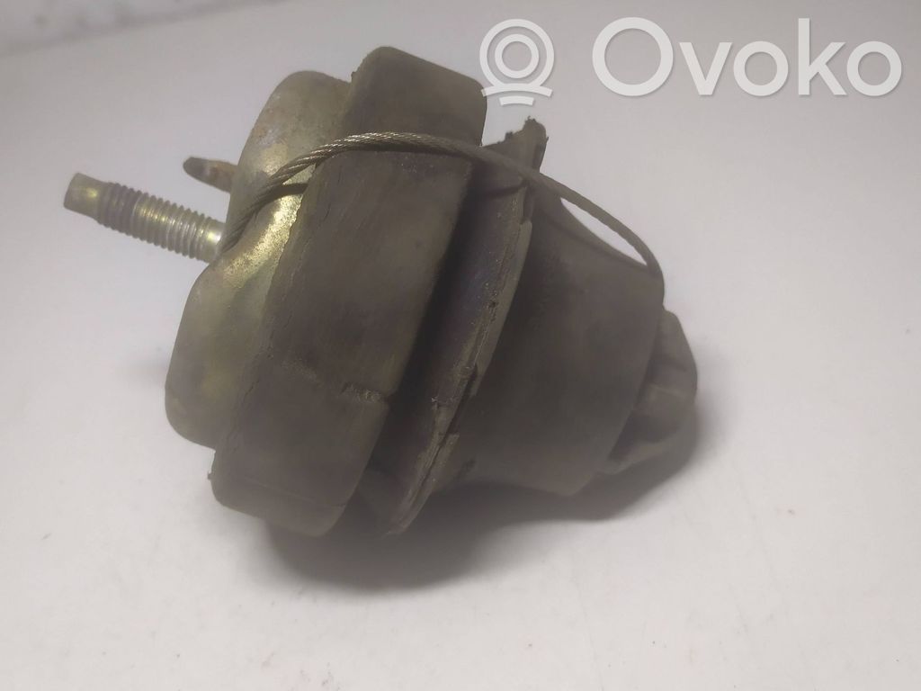 Engine mount bracket   9485551,30778951,8683936,9161142
